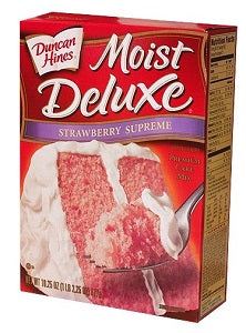 Duncan Hines Moist Deluxe Strawberry Supreme Cake Mix 468 g